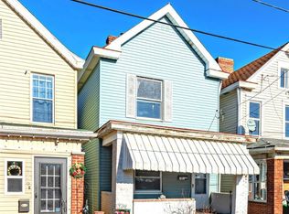 707 1/2 Saint Clair Ave, Jeannette, PA 15644