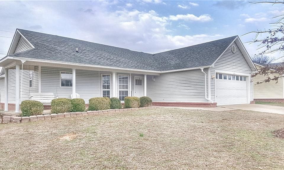 1st image of 1200 Topaz Way