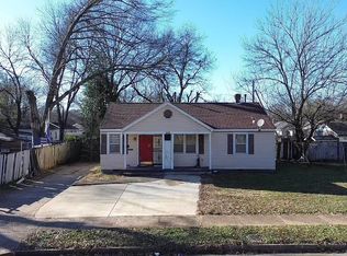 943 Waring Rd, Memphis, TN 38122