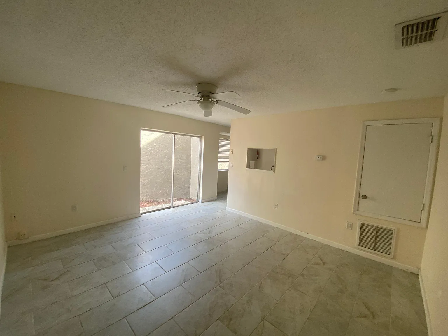 1136 Woodman Way — Photo 1