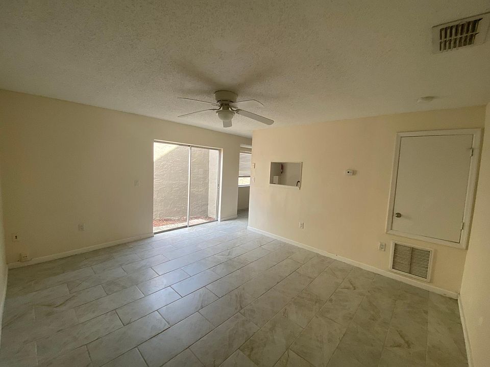 1st image of 1136 Woodman Way Unit 3