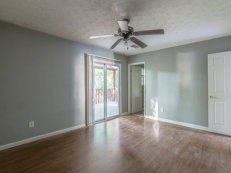 3061 Meadow Wood Ct — Photo 25