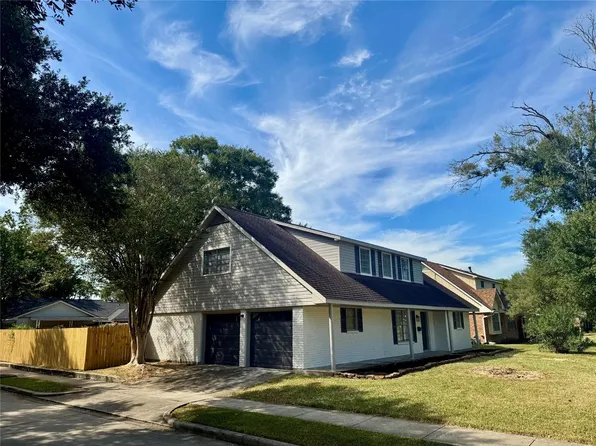 2718 Peach Ln, Pasadena, TX 77502