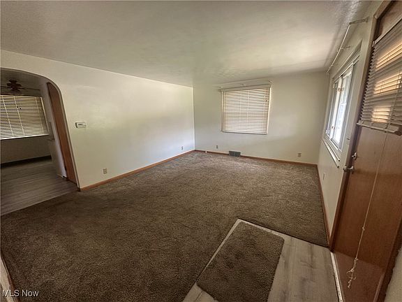 5th image of 613 Brady Ave