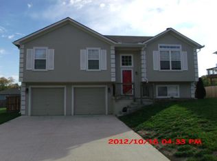 103 Echo Ridge Dr, Buckner, MO 64016