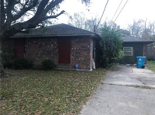 221 Riverview Dr, Saint Rose, LA 70087
