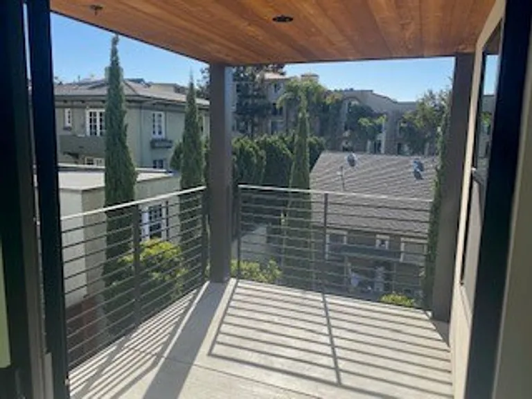 2535 Brant St — Photo 16