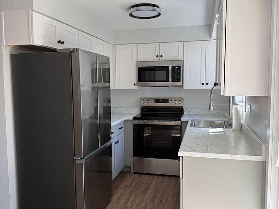 4th image of 2425 State St