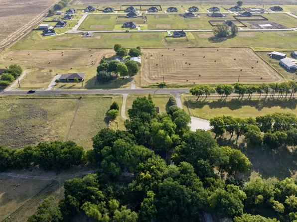 2411 W Fm 813, Palmer, TX 75152