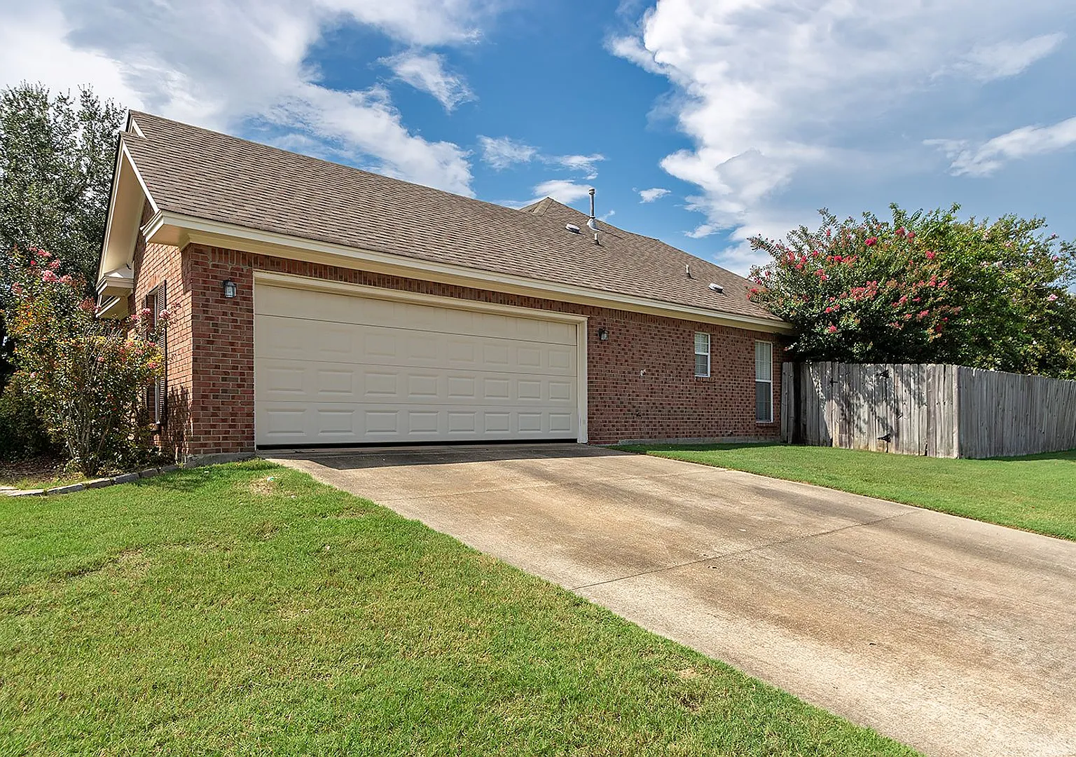 Home for Rent in Thorington Trace — Photo 2