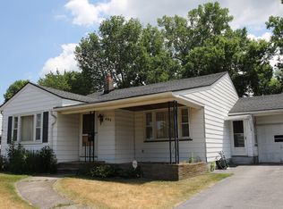 495 Barry Rd, Rochester, NY 14617