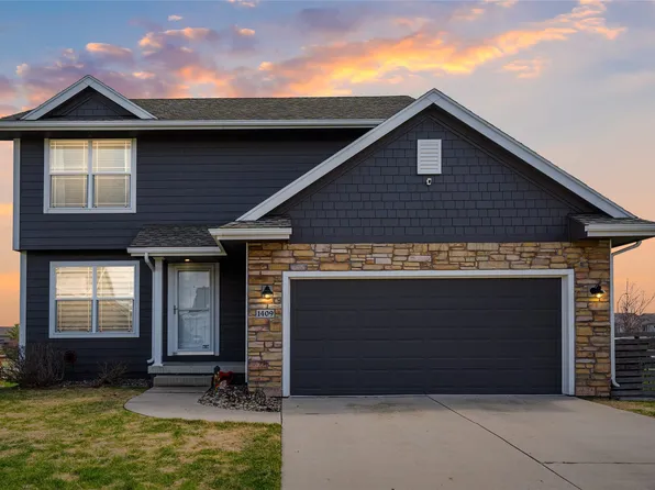 1409 93rd St, West Des Moines, IA 50266