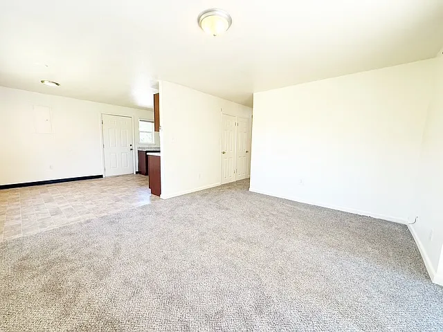 2860 Hemlock St #B — Photo 9