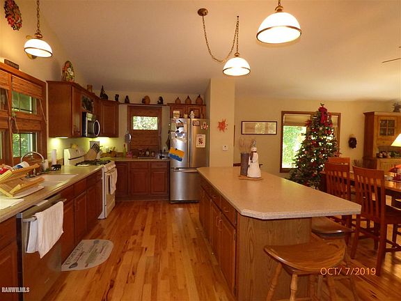 3rd image of 9A72 Evergreen Dr