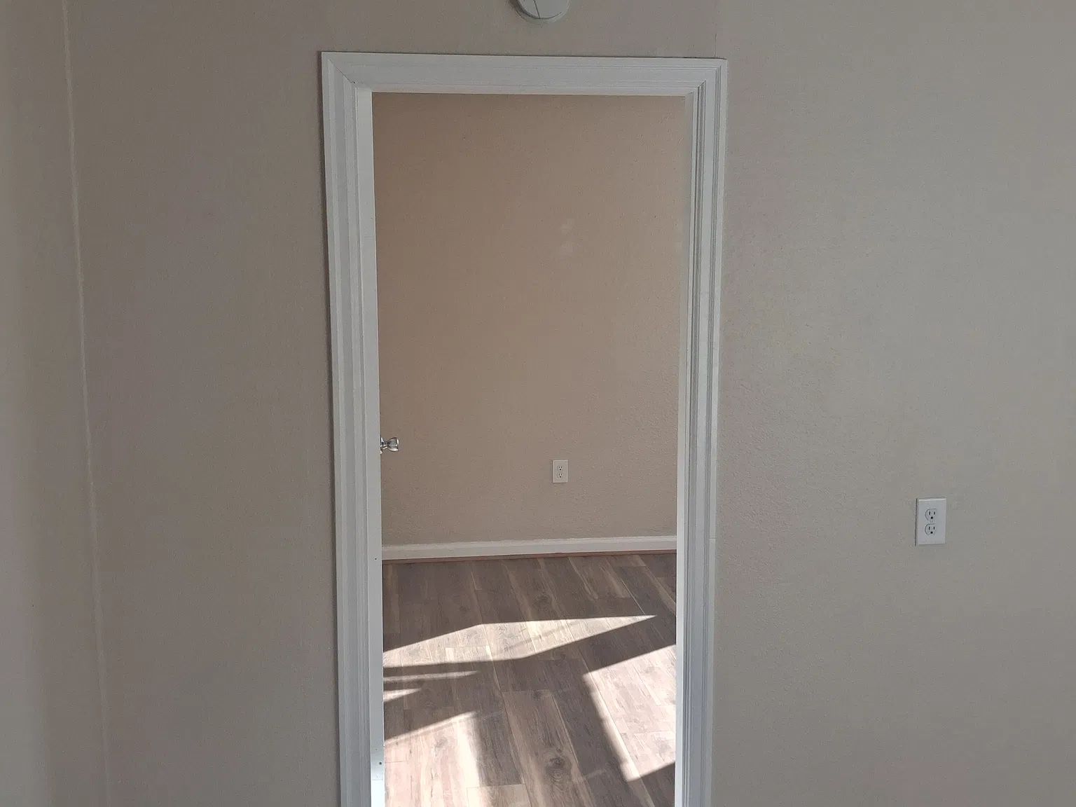 1 bed, 600 sqft, $1,200 — Photo 2
