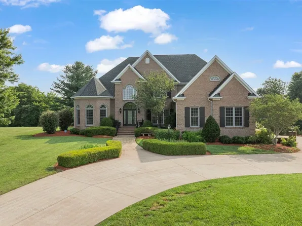 1114 Lakemere Ave, Bowling Green, KY 42103