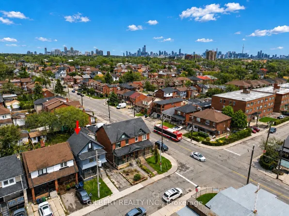 405 Westmount Ave, Toronto, ON M6E 3N4