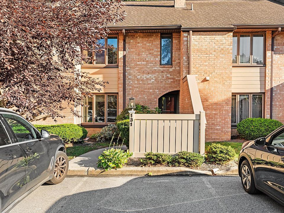 1st image of 131 Woodgate Ln #21