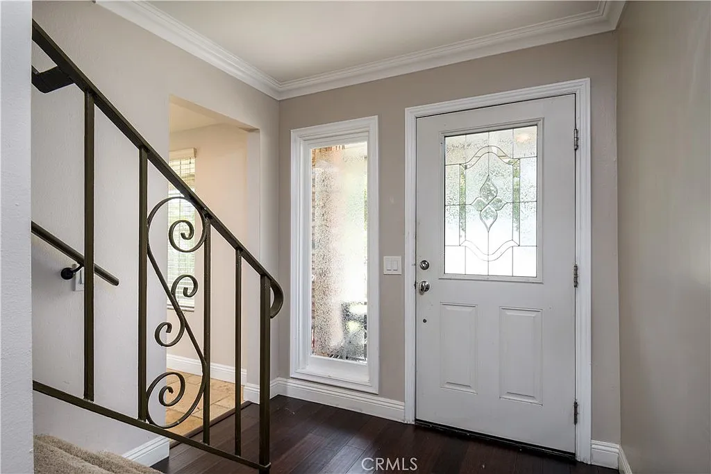 5 bed, 1782 sqft, $4,550 — Photo 2