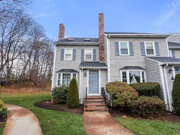 93 Village St, South Easton, MA 02375