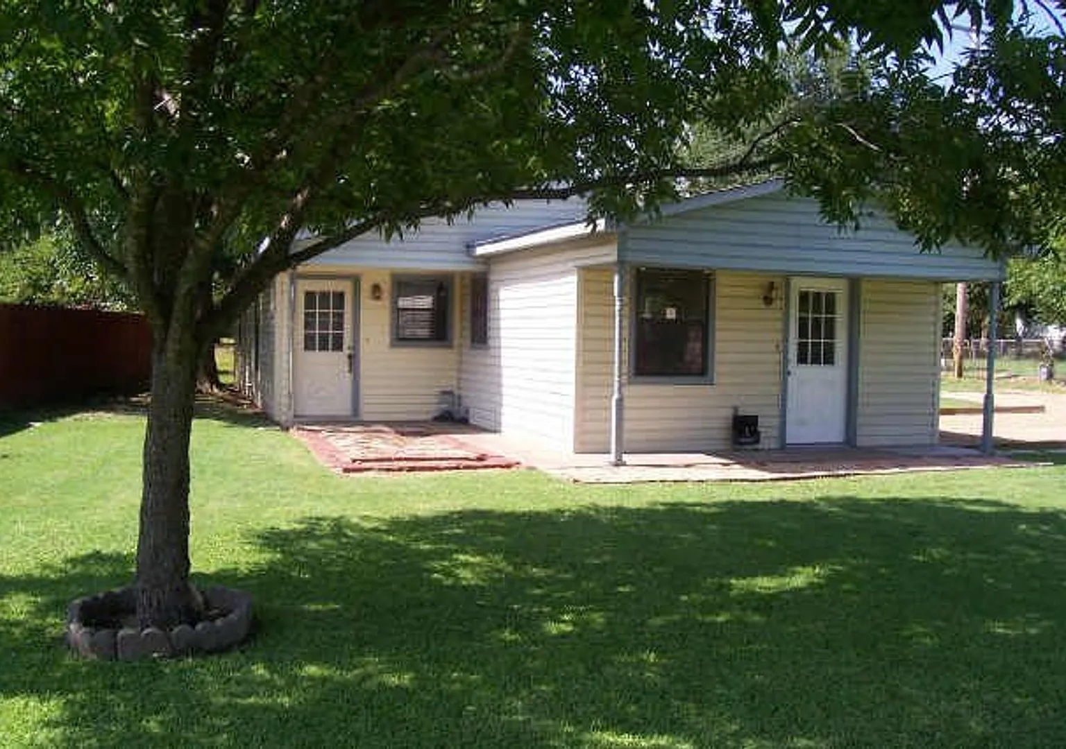 1107 Esma - Greenville — Photo 1