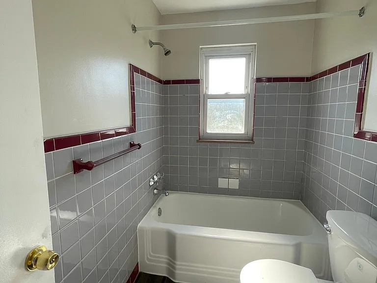 2777 Noble Rd #11 — Photo 5