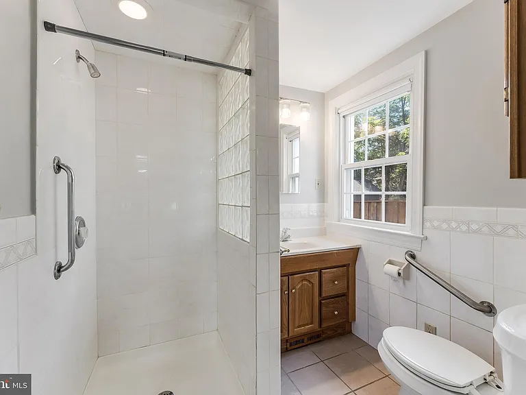 1005 N Lebanon St — Photo 17