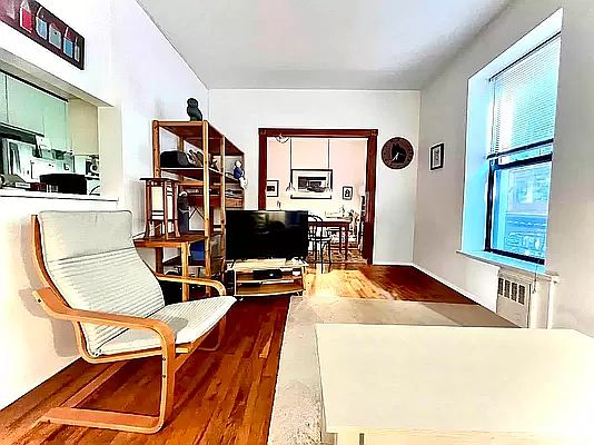 1st image of 219 W 80th St #2
