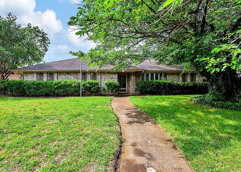 1st image of 1026 Hunters Creek Dr