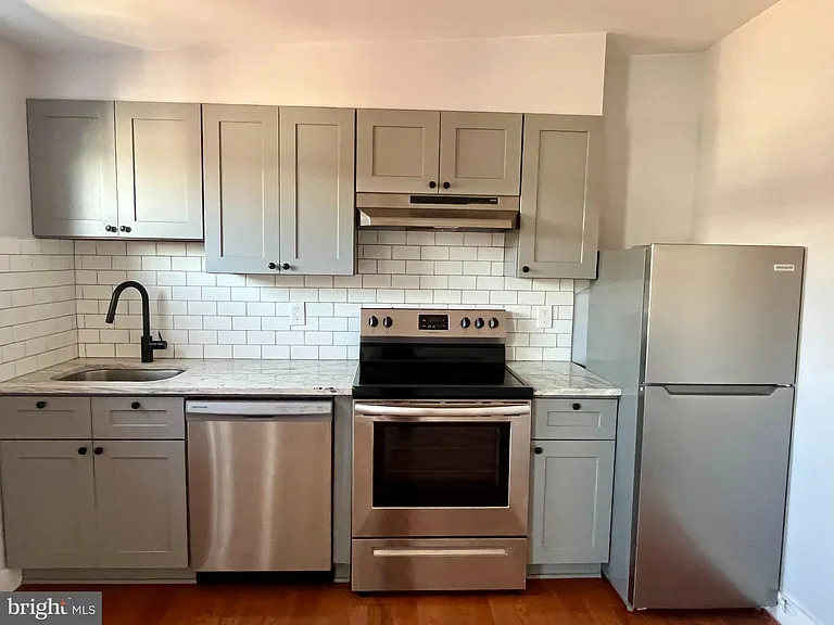 4508 Walnut St #304 — Photo 7