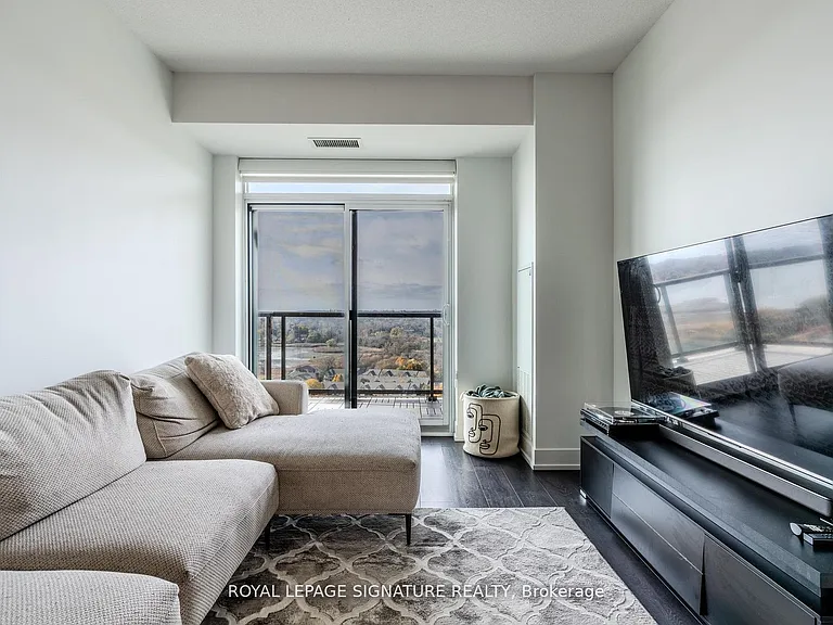 1215 Bayly St #Penthouse 206 — Photo 8