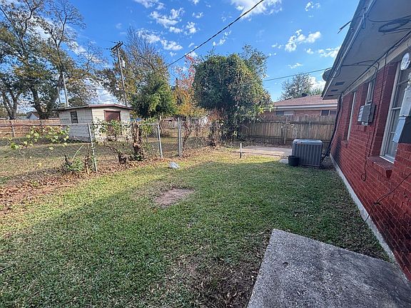 5th image of 4101 Glen St