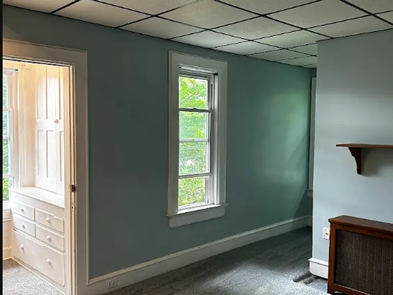 1638 Sanderson Ave — Photo 17