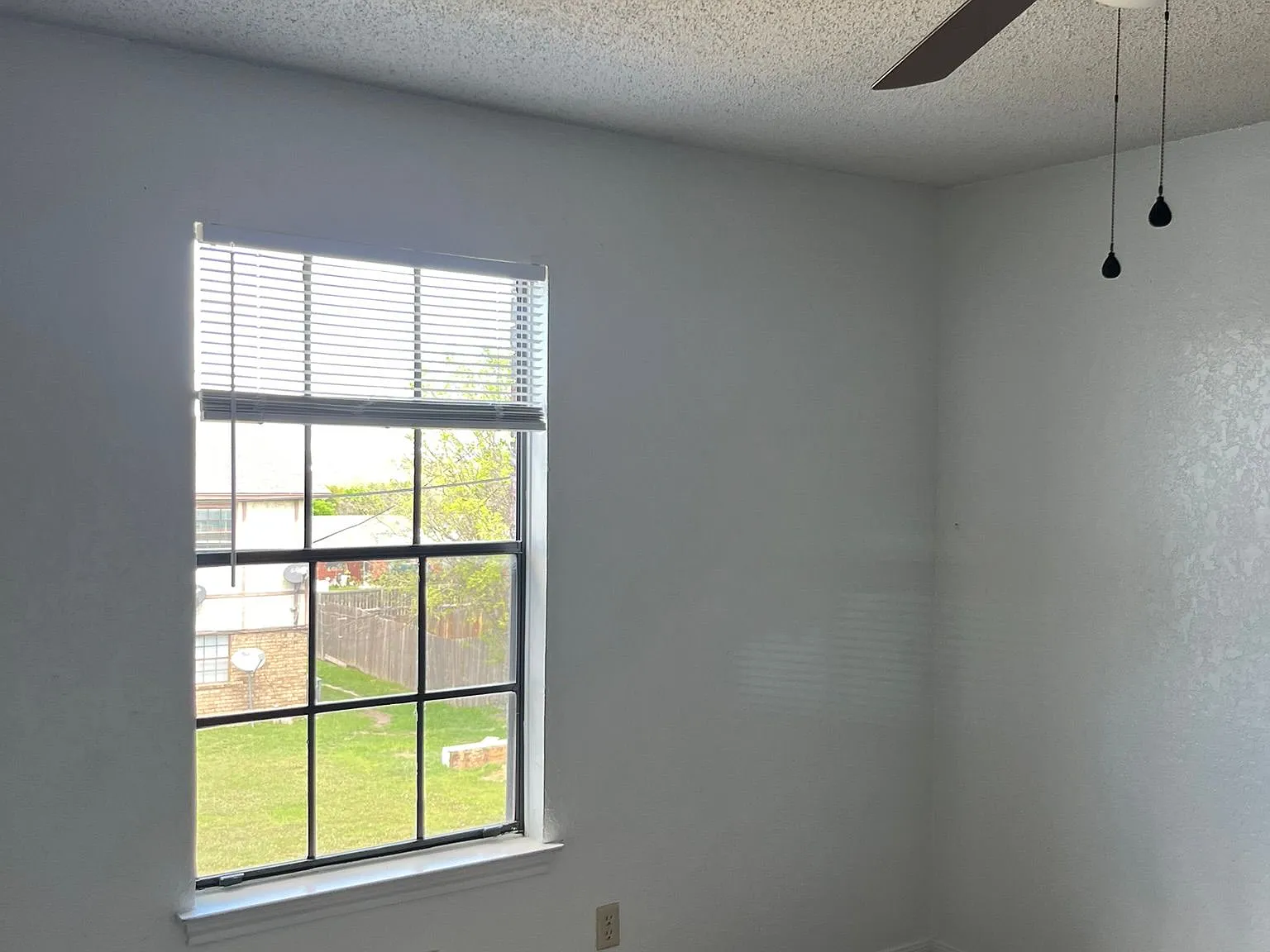 2 bed, 1.0 bath, 821 sqft, $650 — Photo 4