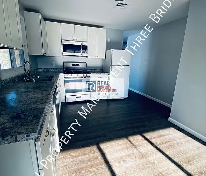 3125 Stafford Ln — Photo 4