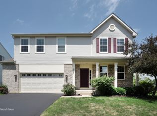 975 Valley Stream Dr, Hampshire, IL 60140