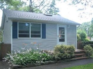 26 Farmingdale Rd, Sound Beach, NY 11789