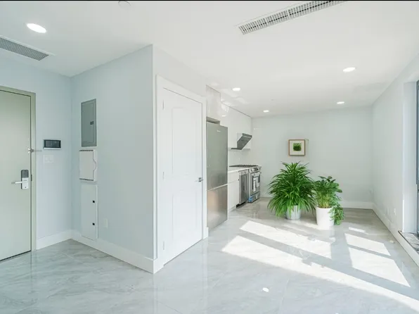 811 45th Street image 3 of 10