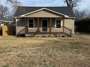 26 8th St, Greer, SC 29651