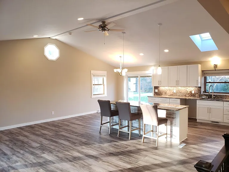 824 Horns Corners Rd — Photo 4