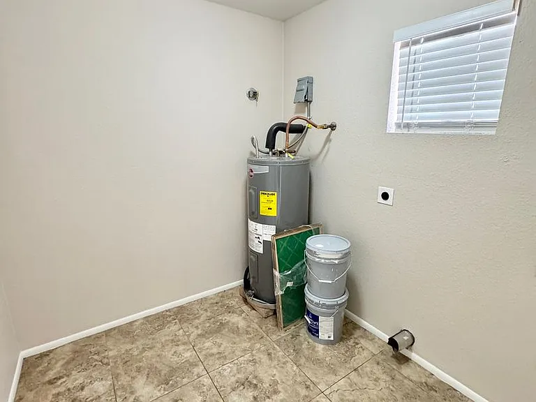 8544 W Lawrence Ln — Photo 12