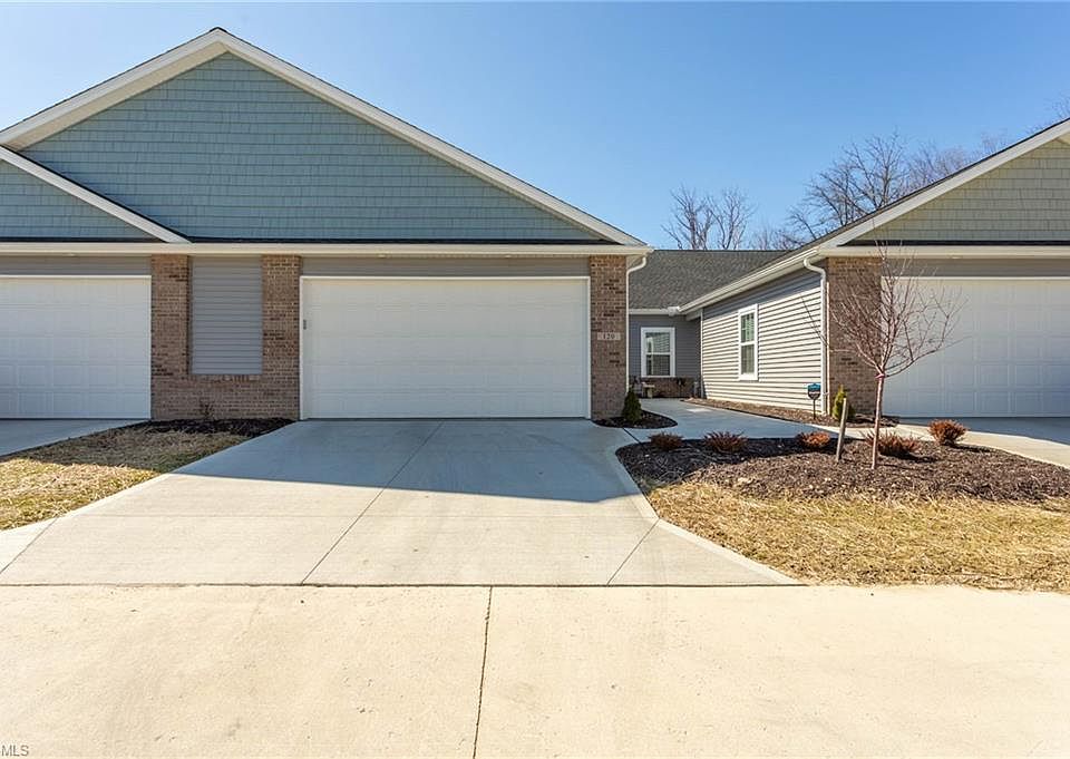 1st image of 120 Pebble Creek Ln