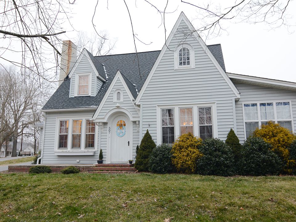 1st image of 507 Lower Creek Dr NE