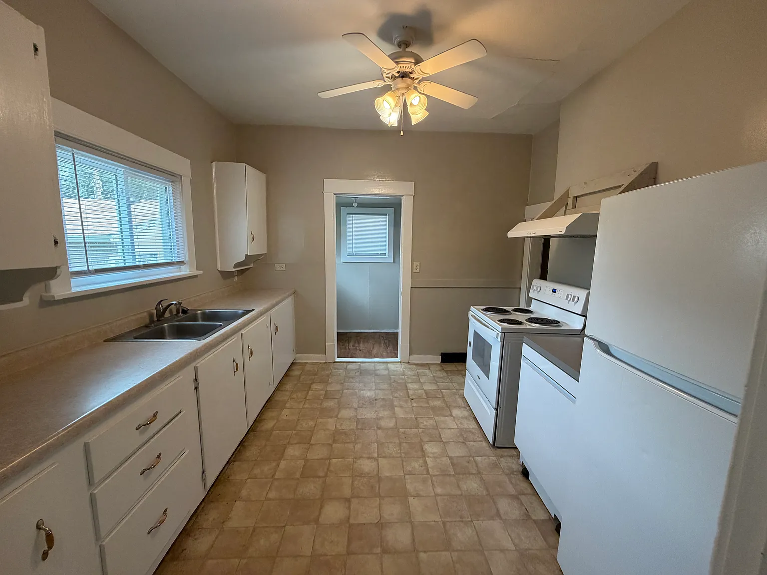 4 bed, 2.5 bath, 1186 sqft, $1,695 — Photo 4