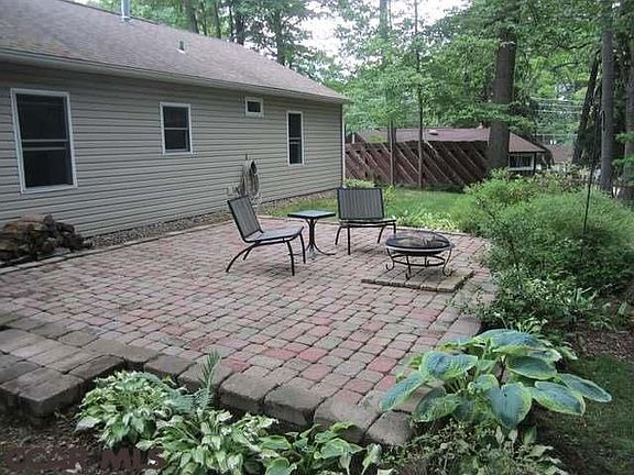 3rd image of 449 Westgate Dr