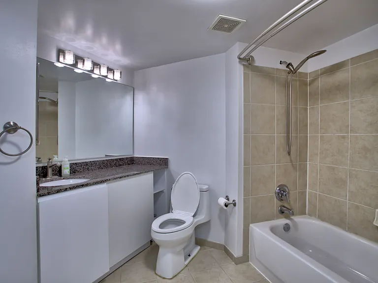 915 E St NW #509 — Photo 9