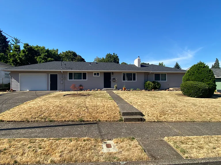 249 Judson St S — Photo 1