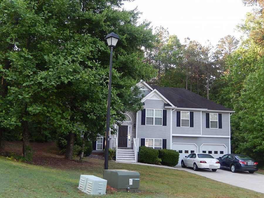 2nd image of 1520 Cedar Hl