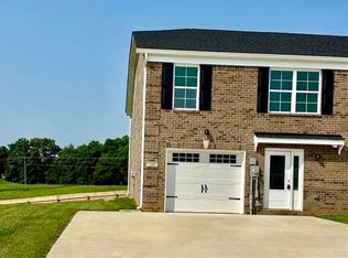 210 Dixon Cir, Vine Grove, KY 40175
