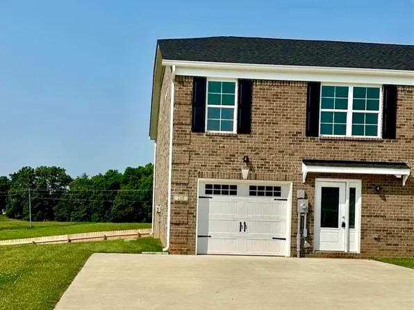 210 Dixon Cir, Vine Grove, KY 40175